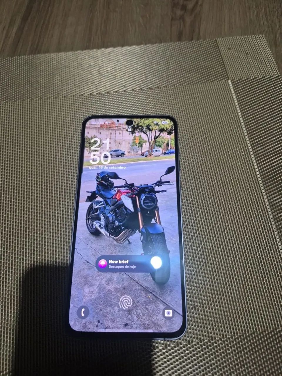 S24 Fe + Smartwatch Samsung 7