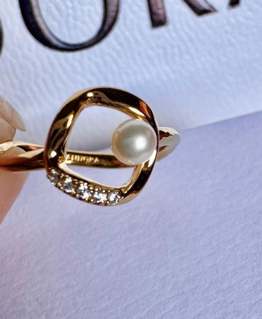 Anel Pandora Pérola Dourado 