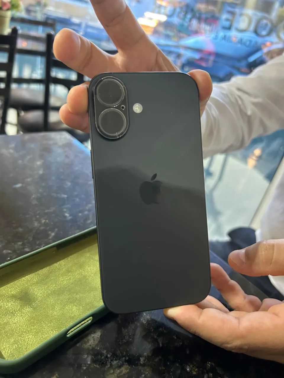 iPhone 17
