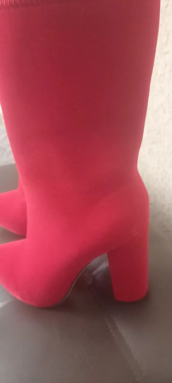 Bota vermelha Shein número 35