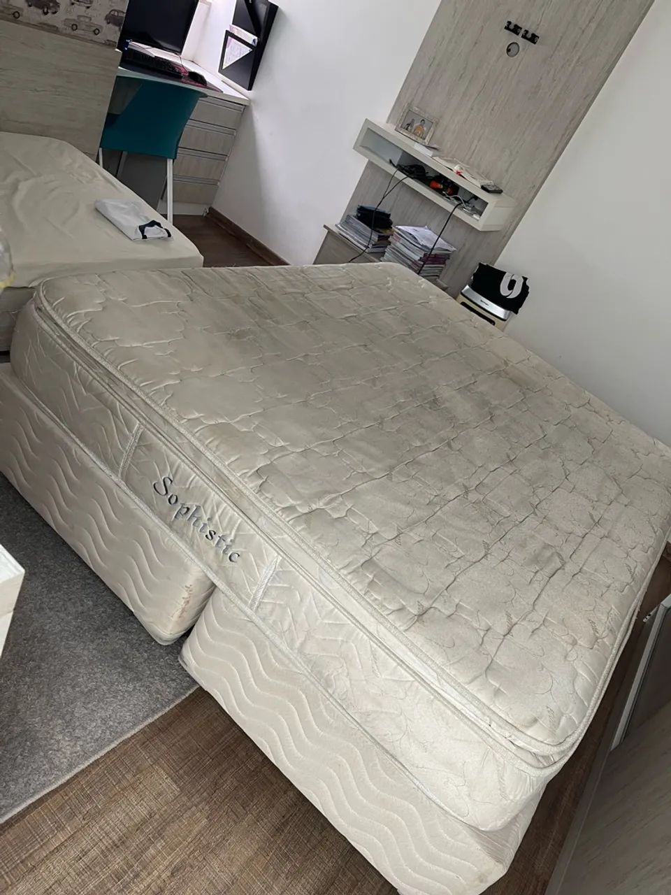 Cama box queen com colchão 
