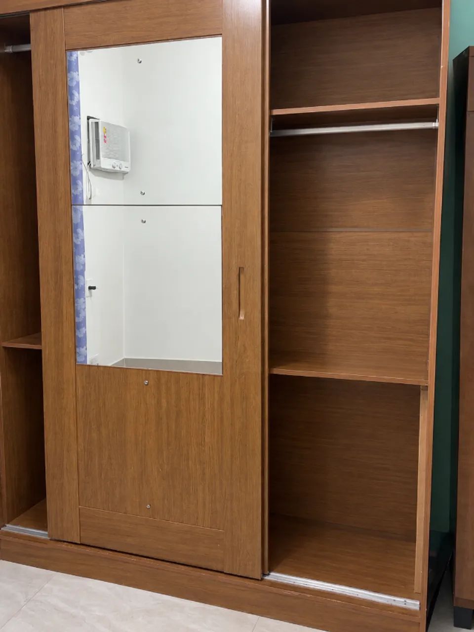 Vendo guarda-roupa conservado 