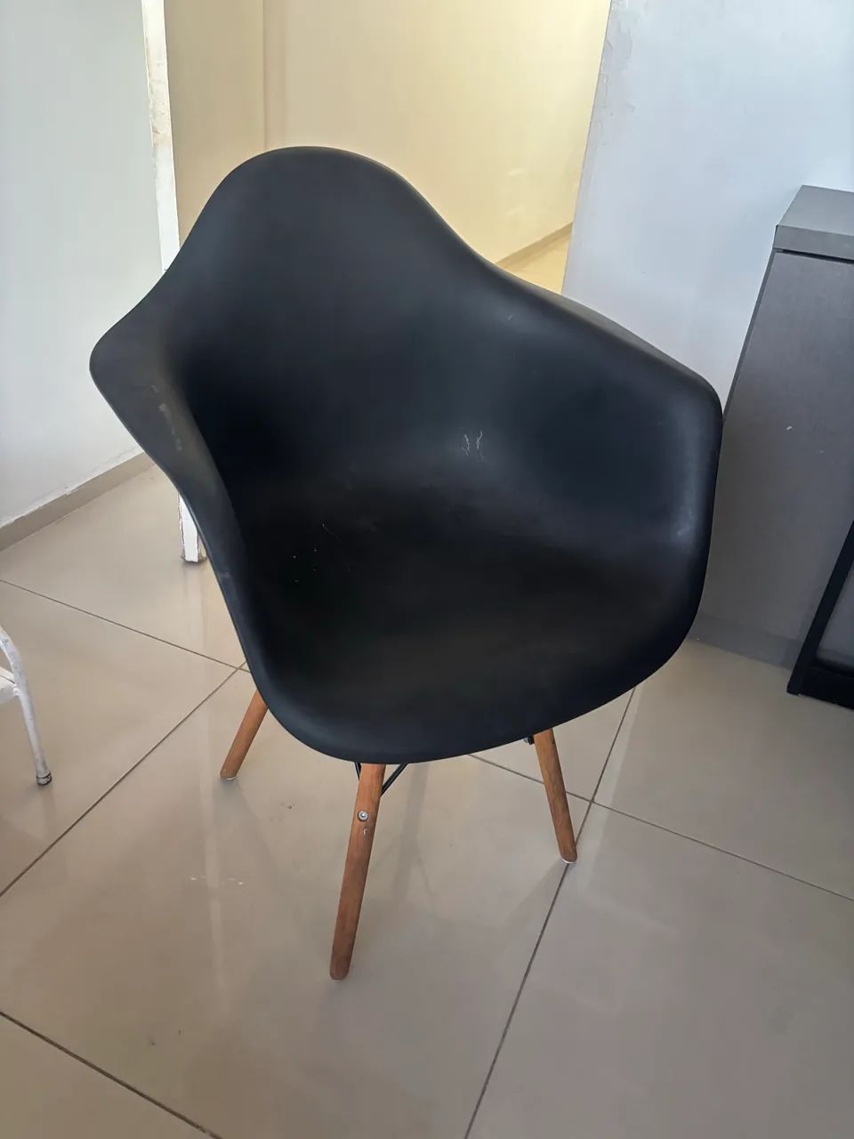 Vendo 2 cadeiras Charles eams  - Foto 2