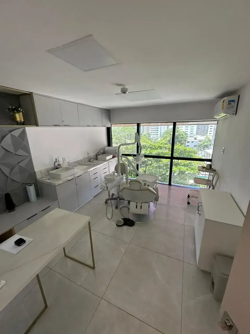 [OPORTUNIDADE] Sua Nova Sede de Negócios: Elegância e Prontidão em 48m²