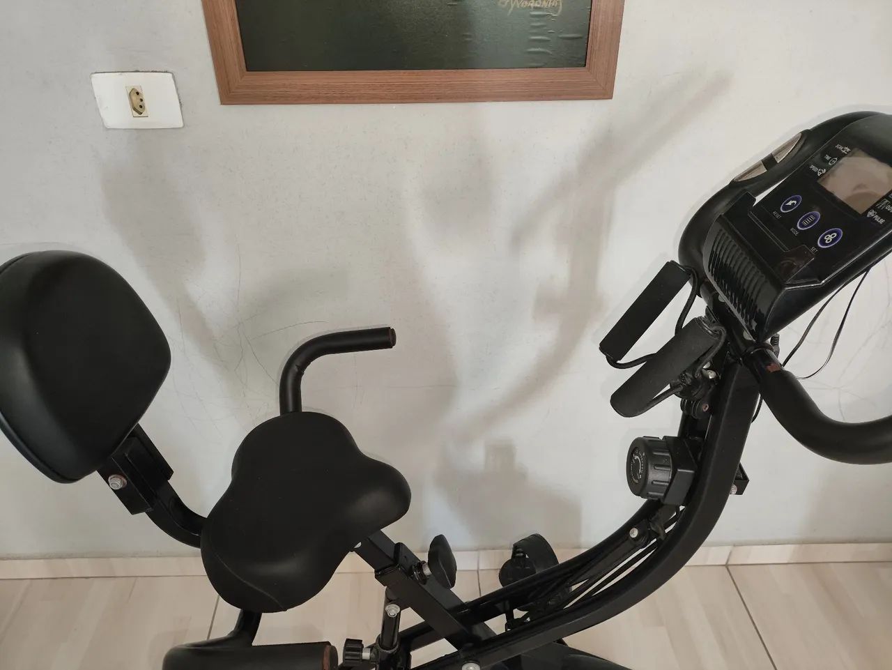 Bicicleta ergométrica vertical dobrável WCT - Foto 3