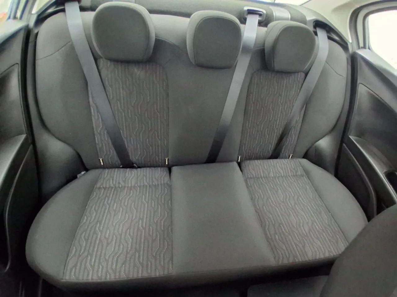 Fiat Cronos 1.0 6V Flex, foto 16 de 18