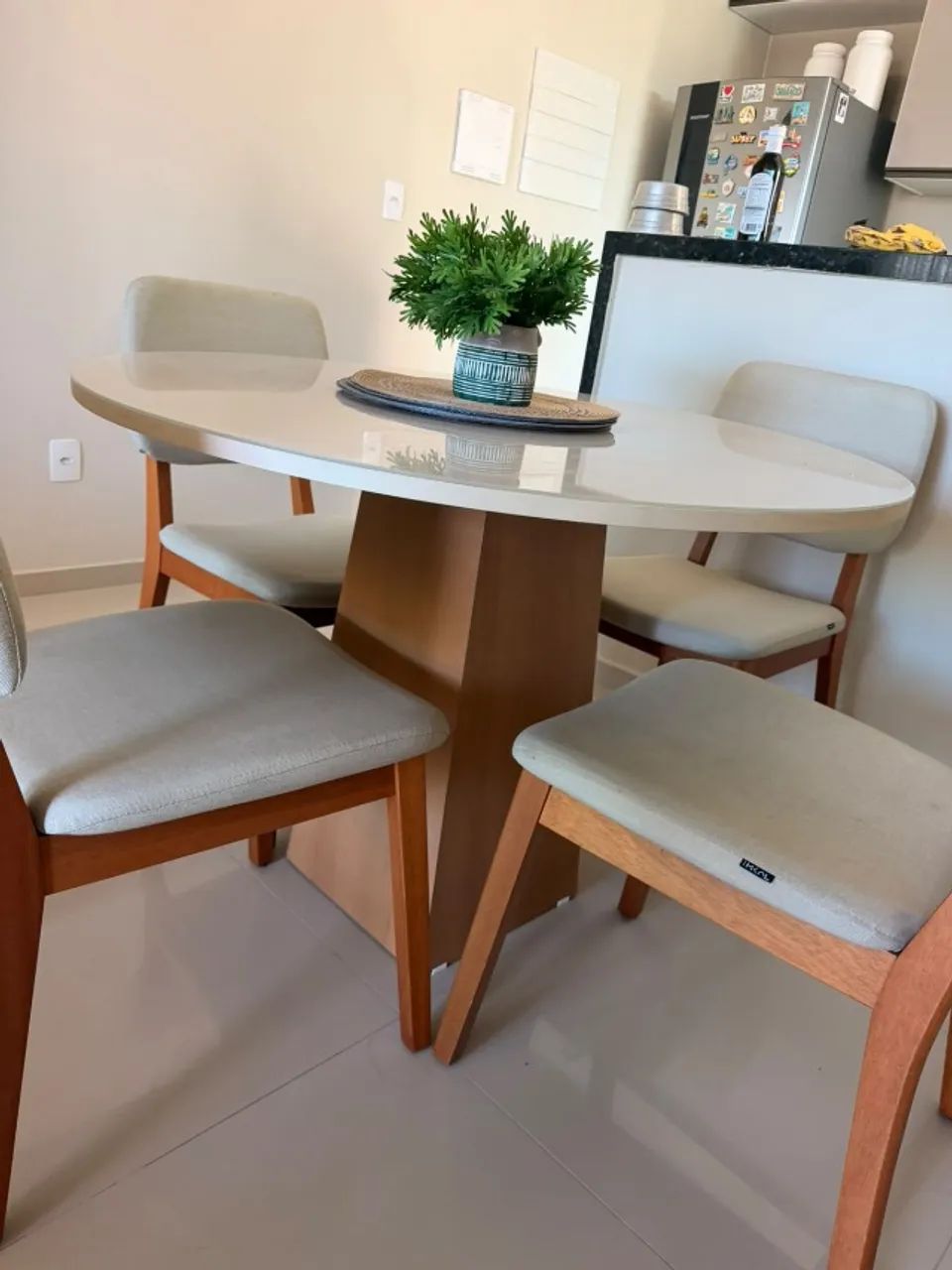 Conjunto mesa de jantar + 4 cadeiras  - Foto 2