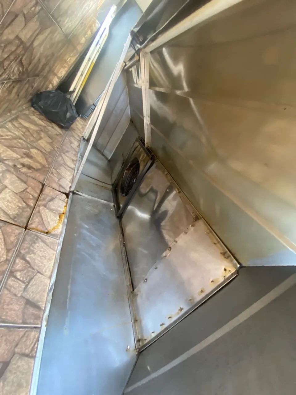 Coifa com exaustor e iluminação 3,00x1,50m inox  - Foto 4