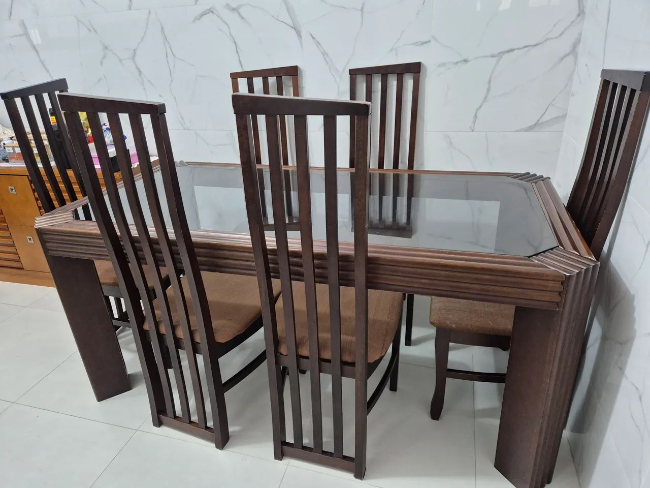 Vende-se mesa com 6 cadeiras - Foto 3