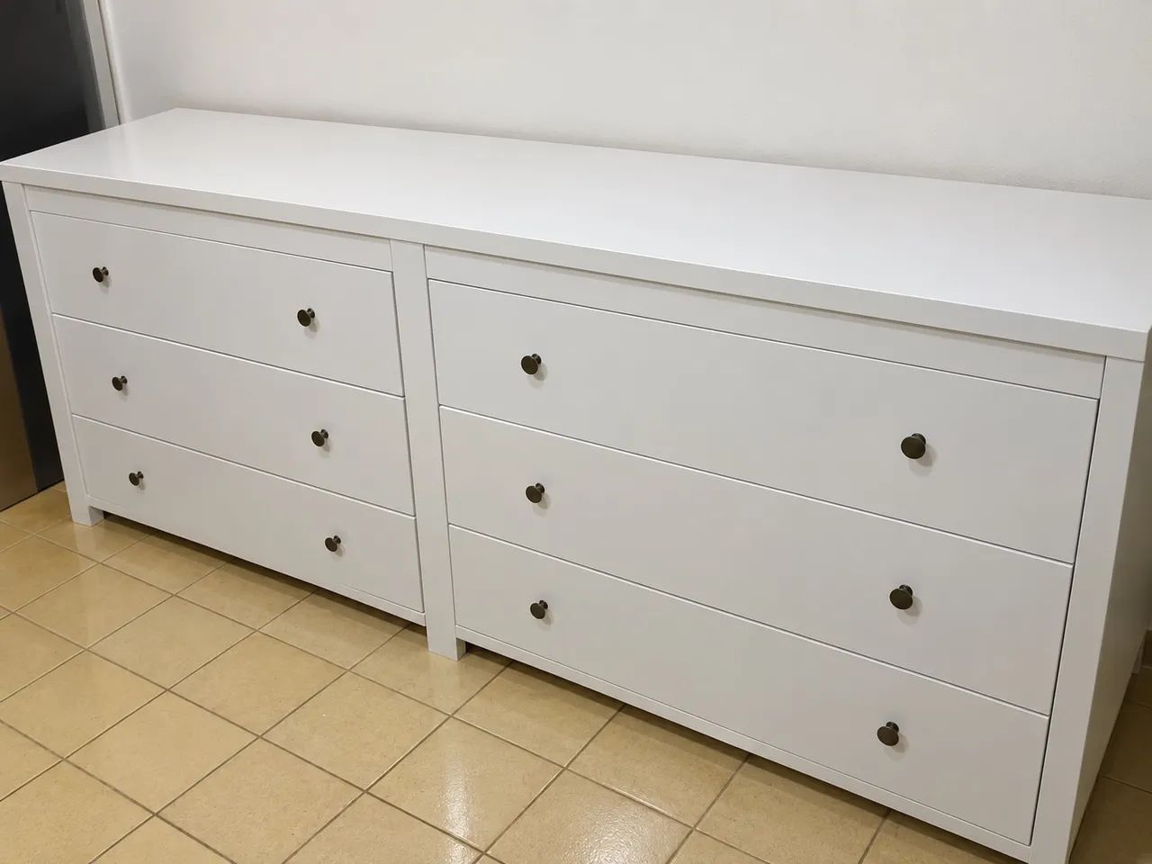 Cômoda branca 
