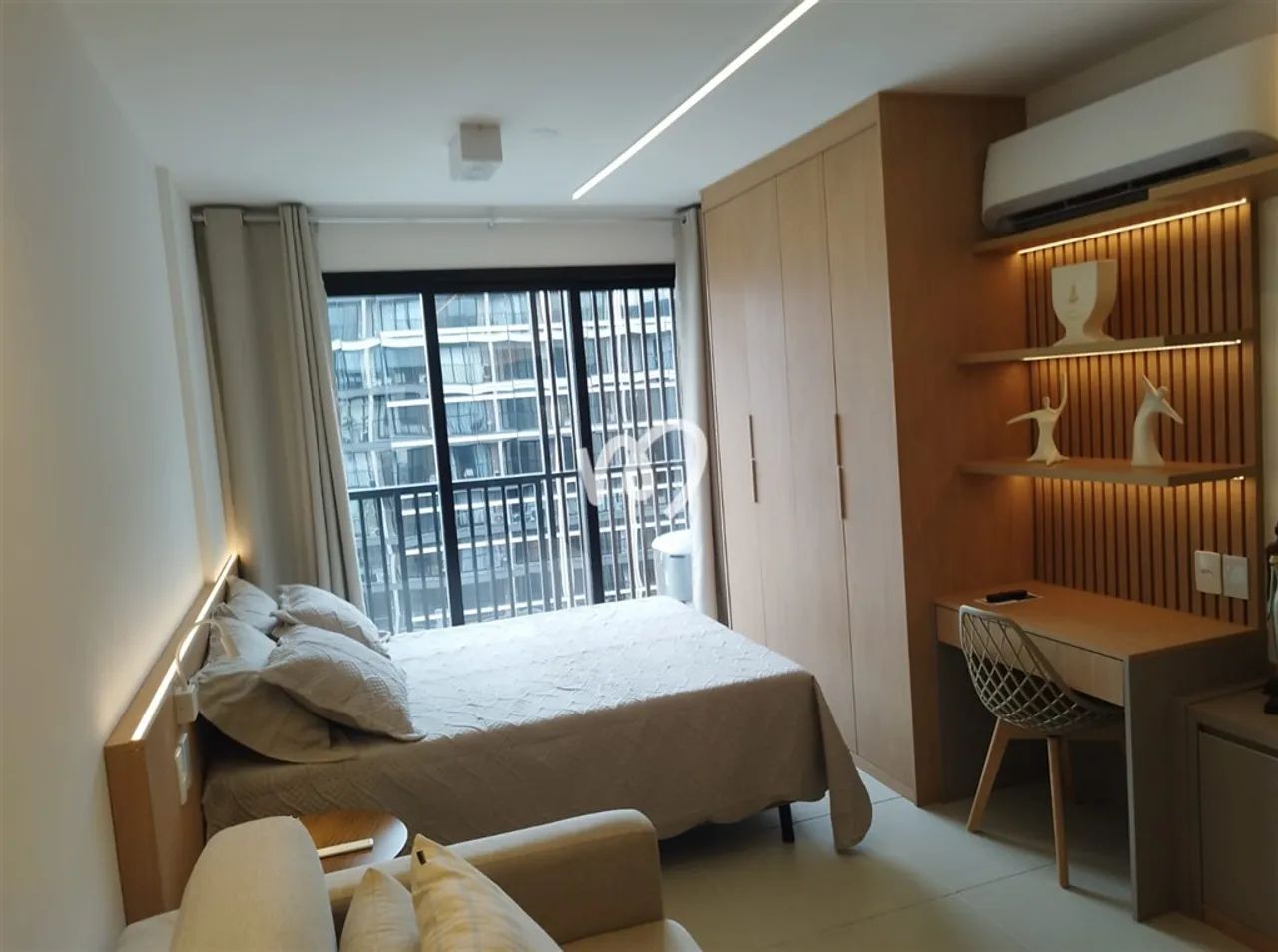 Studio frontal no Skylux Centro | 34 m² | Mobiliado | Airbnb em operação