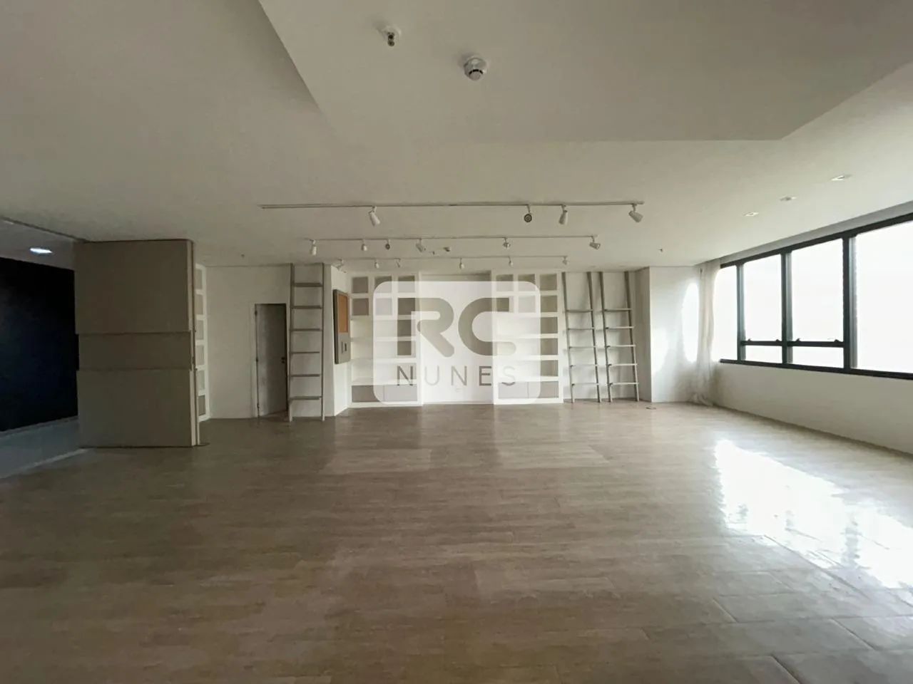 Sala com área de 89,50m², 02 banheiros no Bairro Vila da Serra, Nova Lima/MG. - Foto 2
