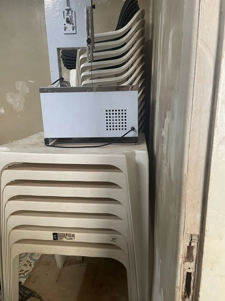 mesa ou cadeira de plástico 70 reais cada - Foto 2