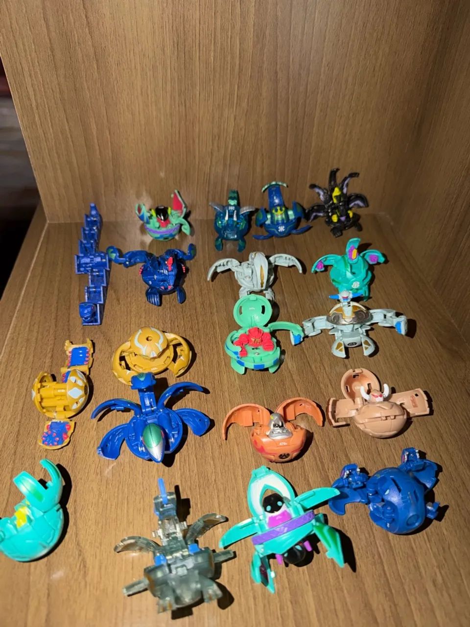 Lote de 27 bakugan - Foto 4