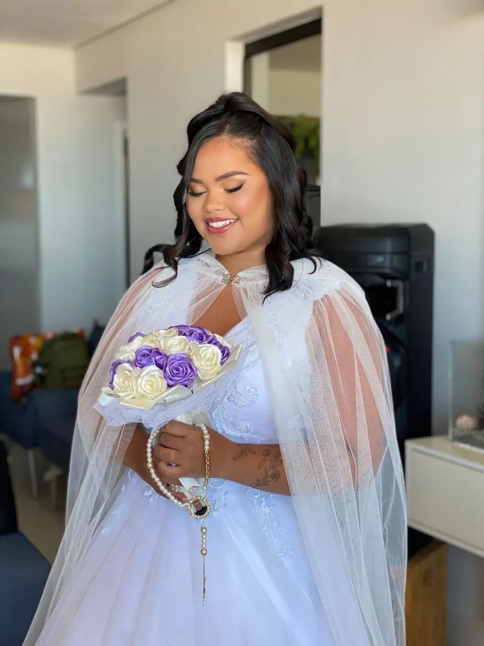 Vestido de noiva com capa e saiote - Foto 5
