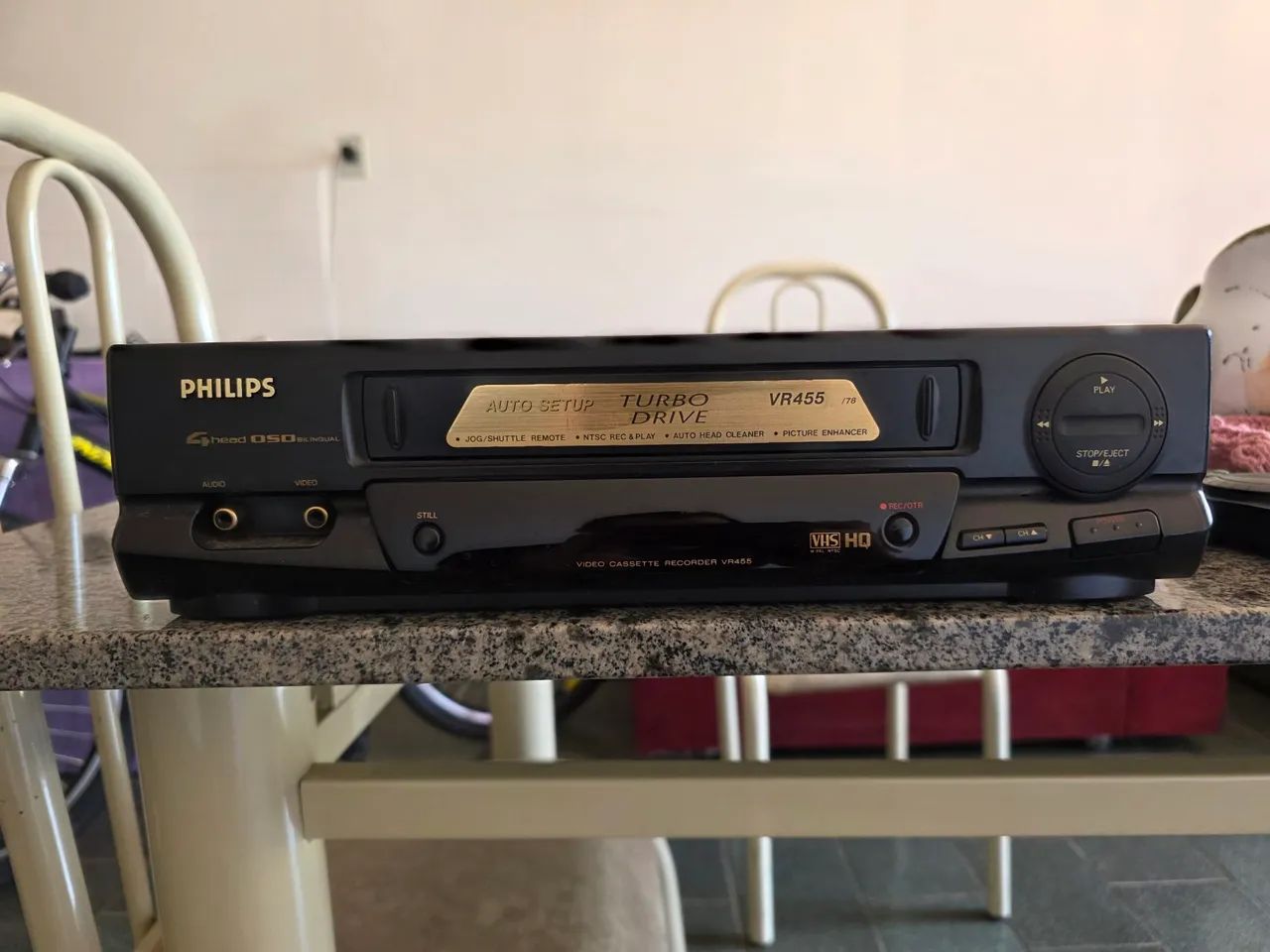 Vídeo Cassete Philips Com controle remoto