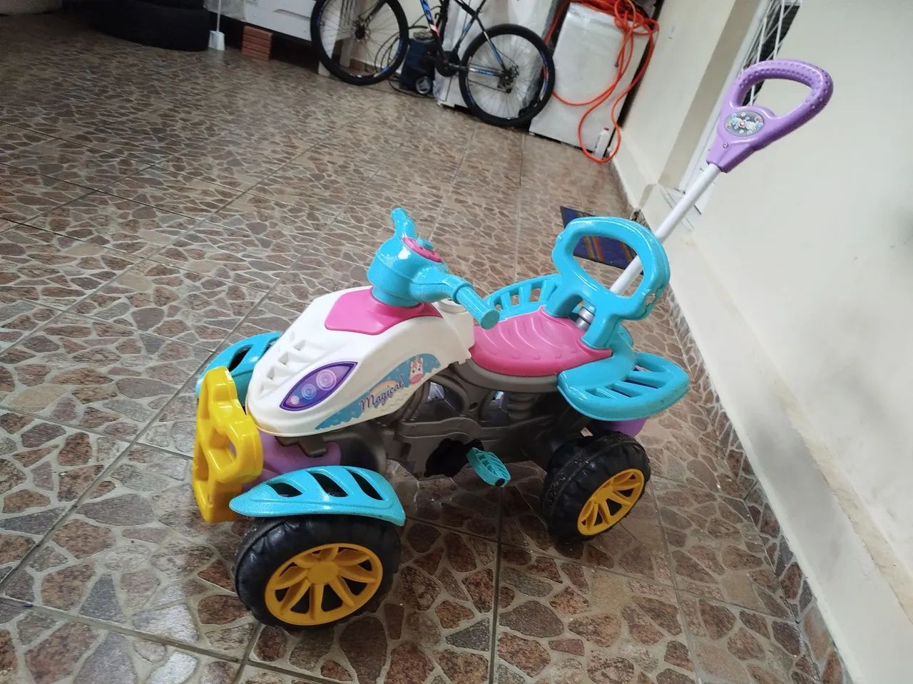 Carrinho de criança de empurrar