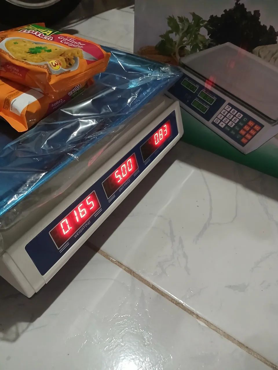 Balança eletrônica de 40 kg com bateria recarregável   - Foto 2