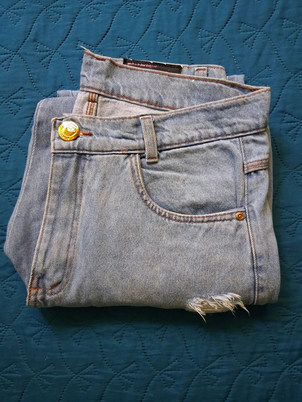 Calça jeans feminina - Linda e veste super bem!!!!