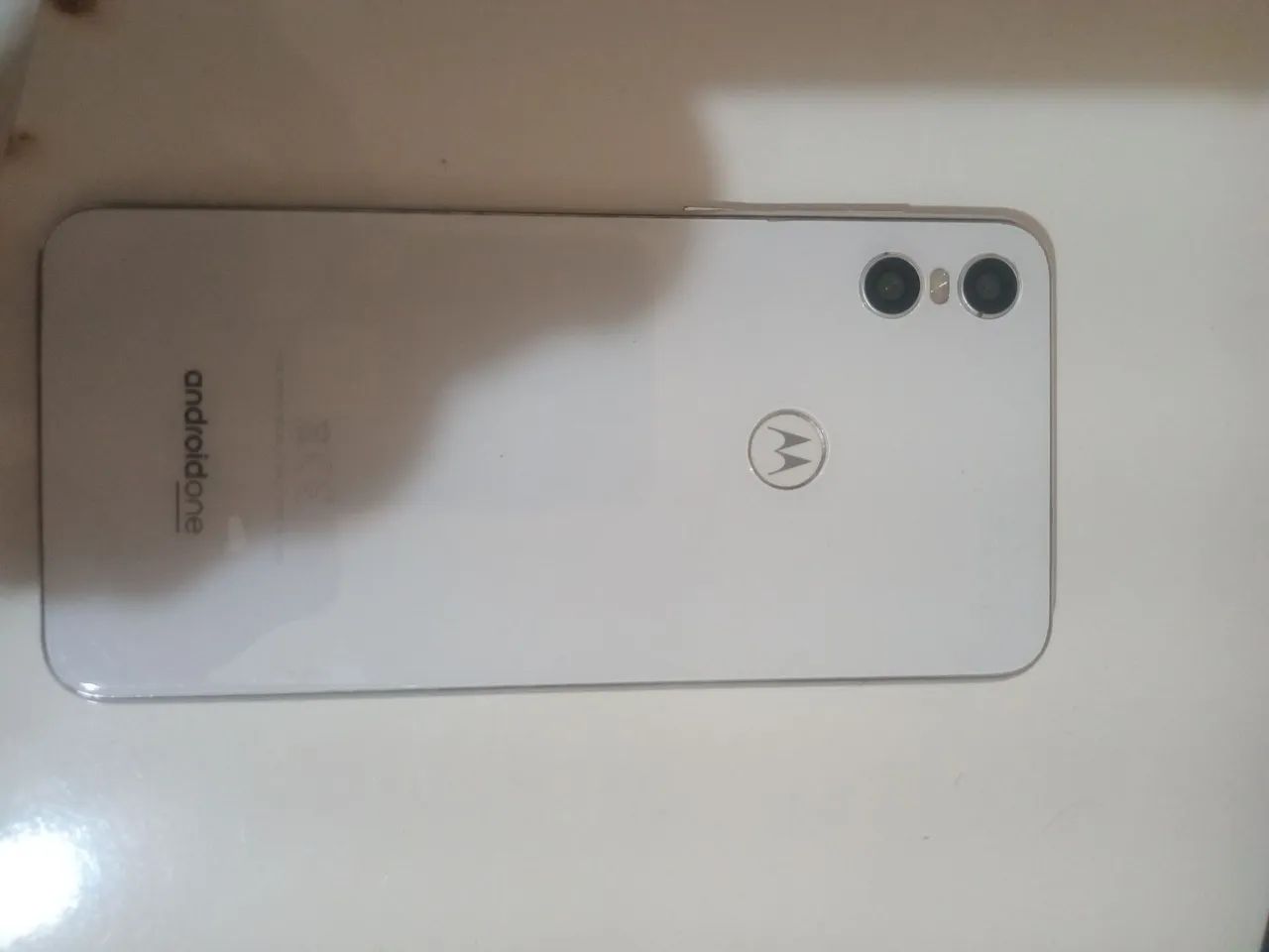 Vendo celular moto one - Foto 2