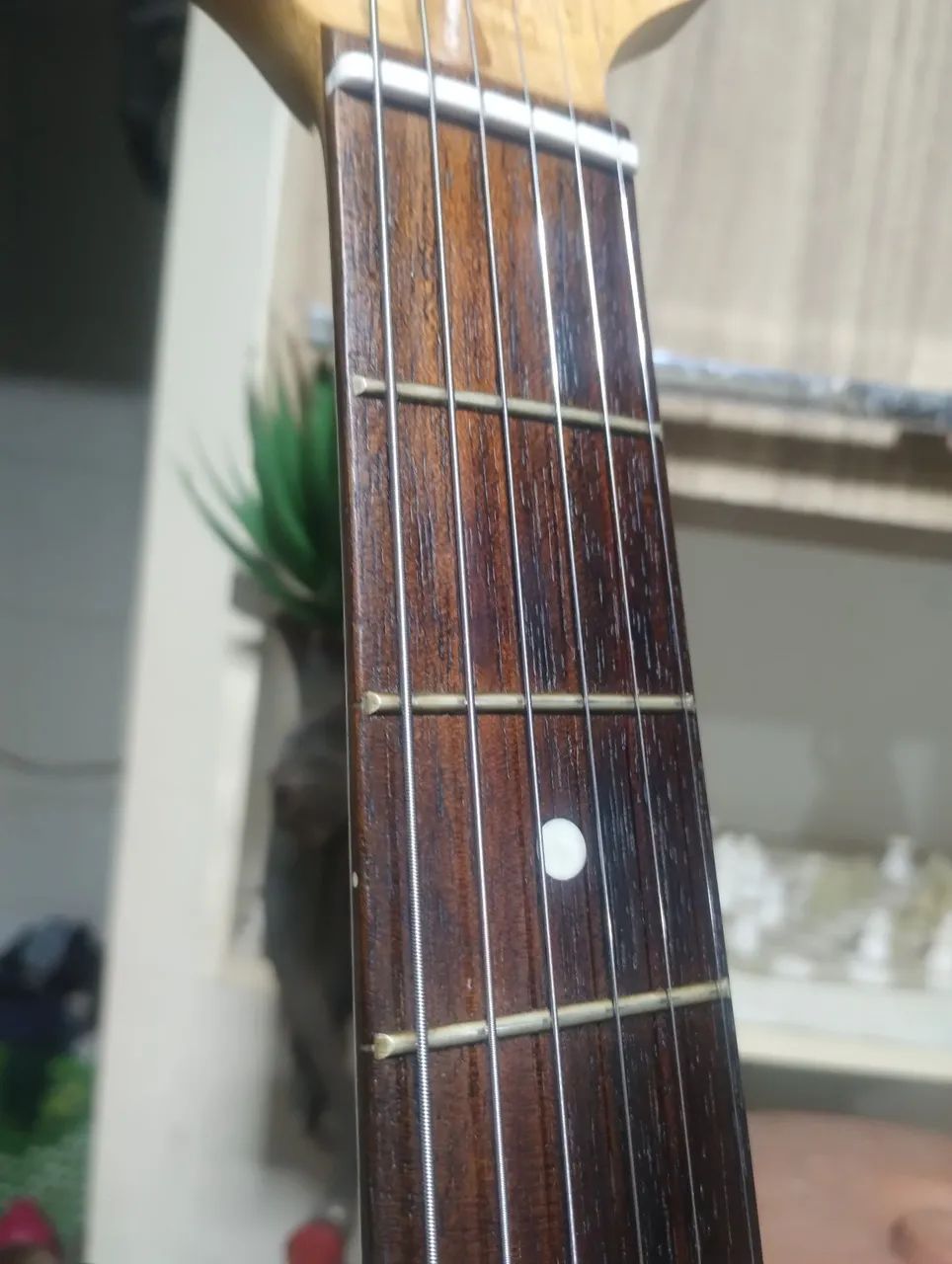 Guitarra Memphis stratocaster revisada pelo luthier, super confortável de tocar  - Foto 4
