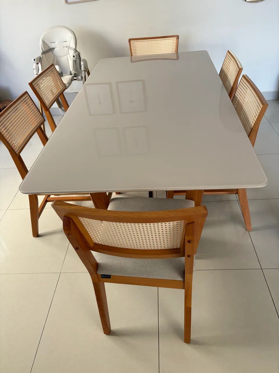 Conjunto mesa e cadeiras jantar 