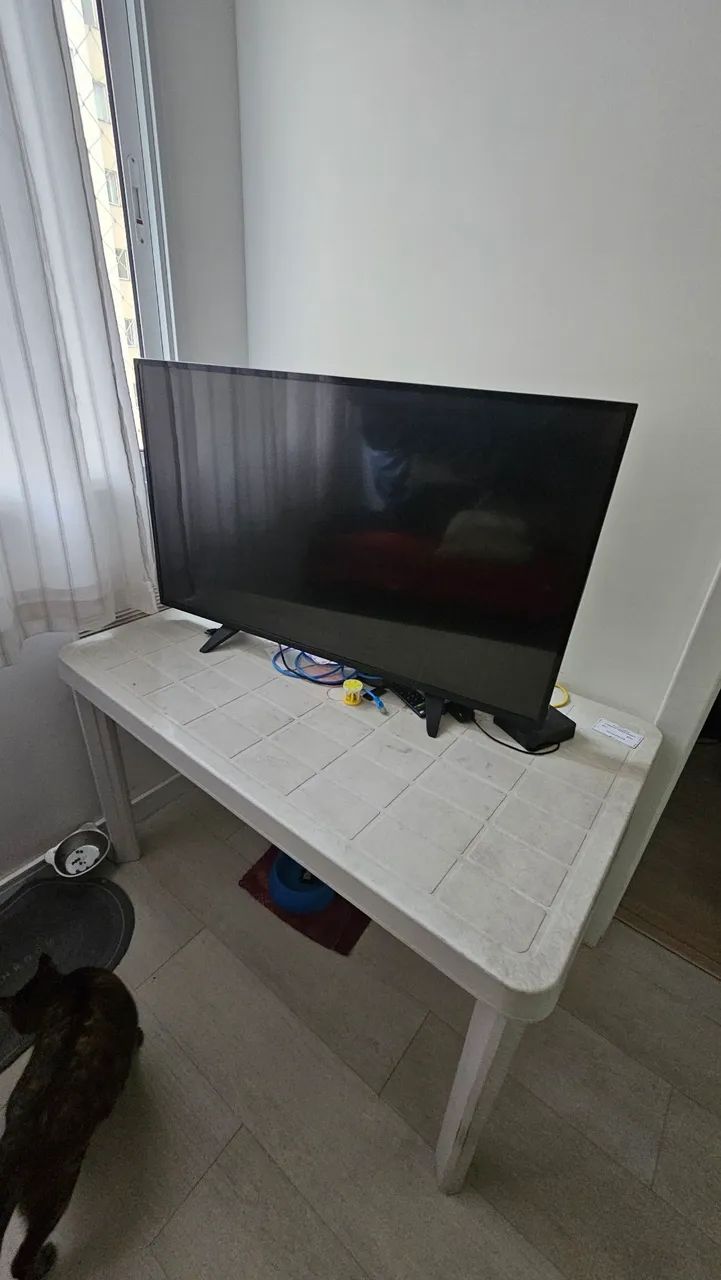 TV AOC 43"