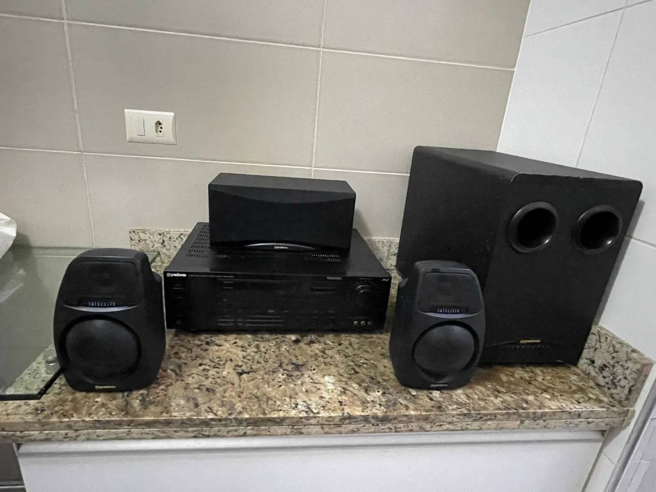 Conjunto de som  com Receiver DPR3OO DOLBY PRO-LOGIC