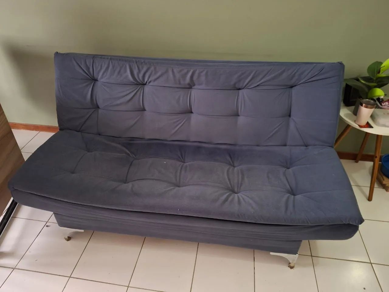 280,00. Sofá cama reclinável de tecido azul. Usado! 
