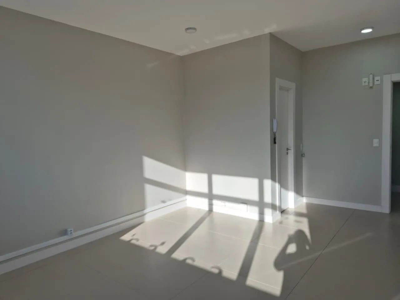 Sala Comercial para Alugar no Globo Tower em Florianópolis. - Foto 4