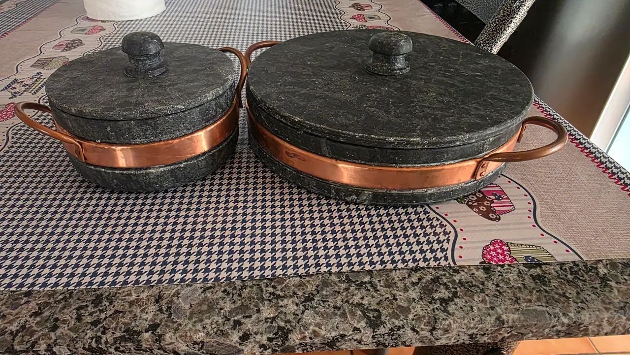 Panelas de pedra