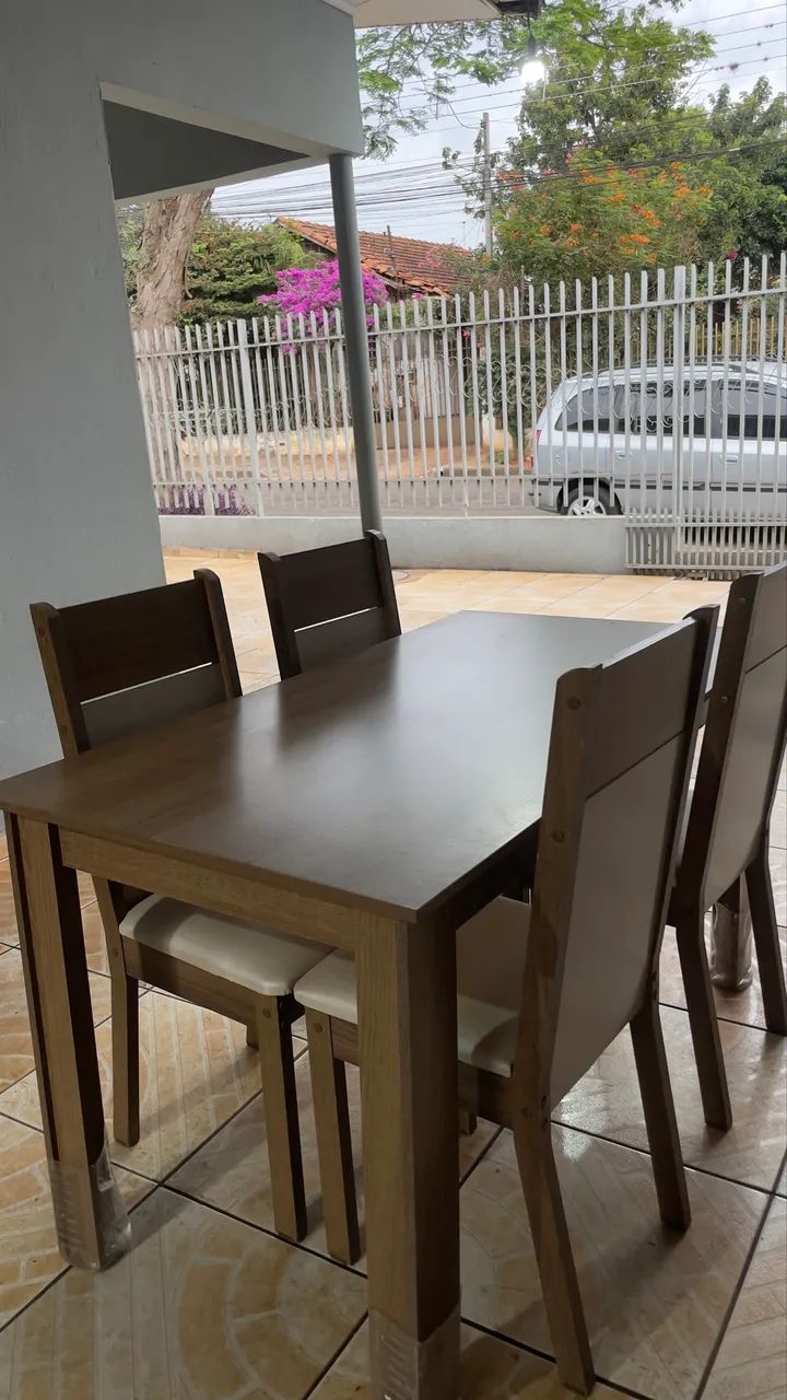 MESA COM 4 CADEIRAS  - Foto 4