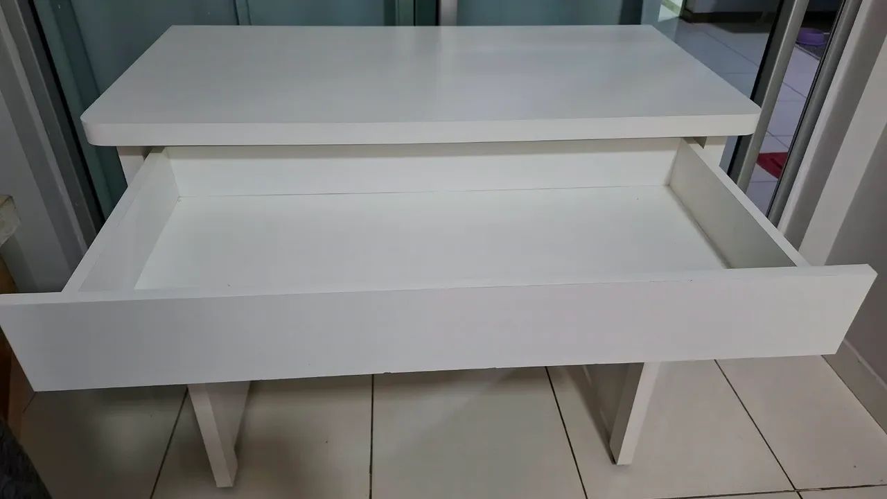 Escrivaninha (com gaveta)