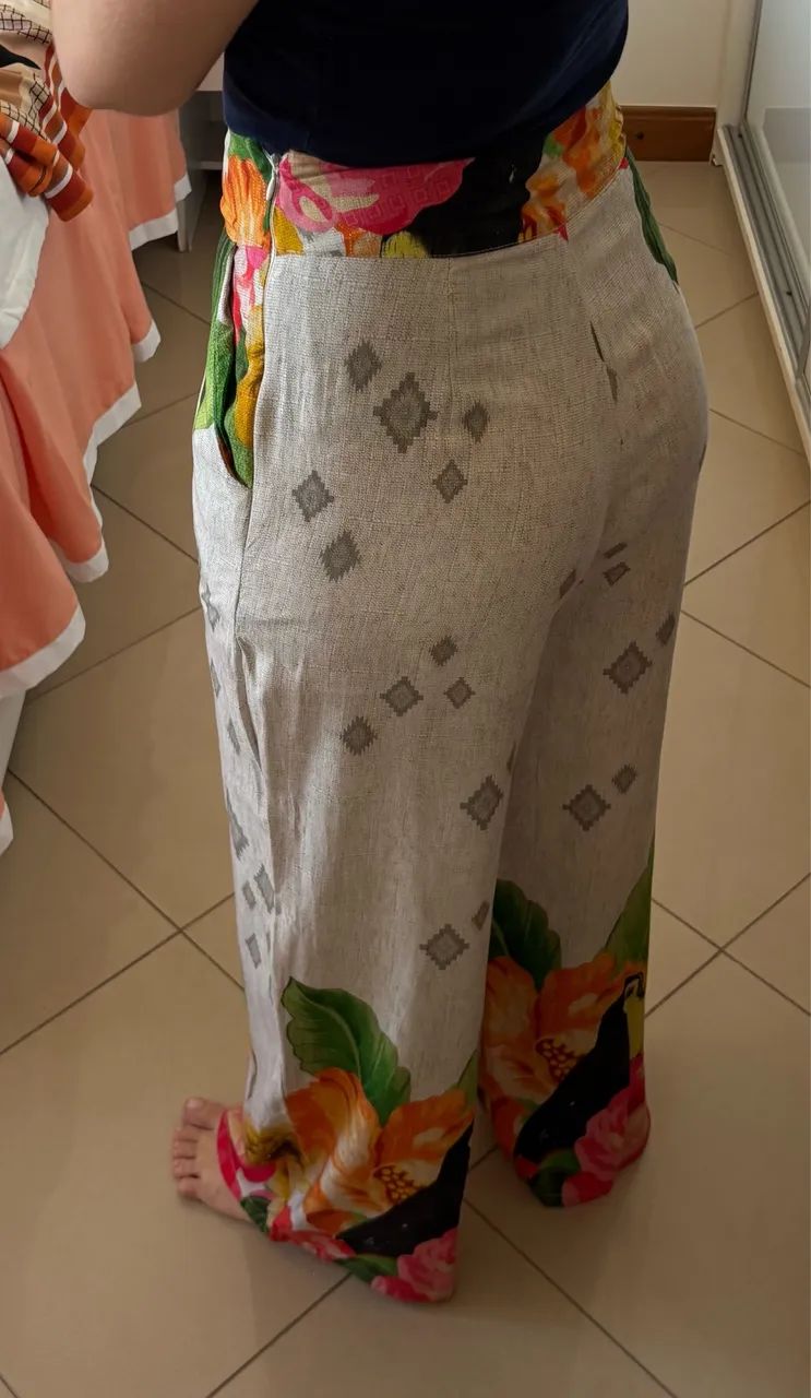 Calça estampada M sem uso  - Foto 2