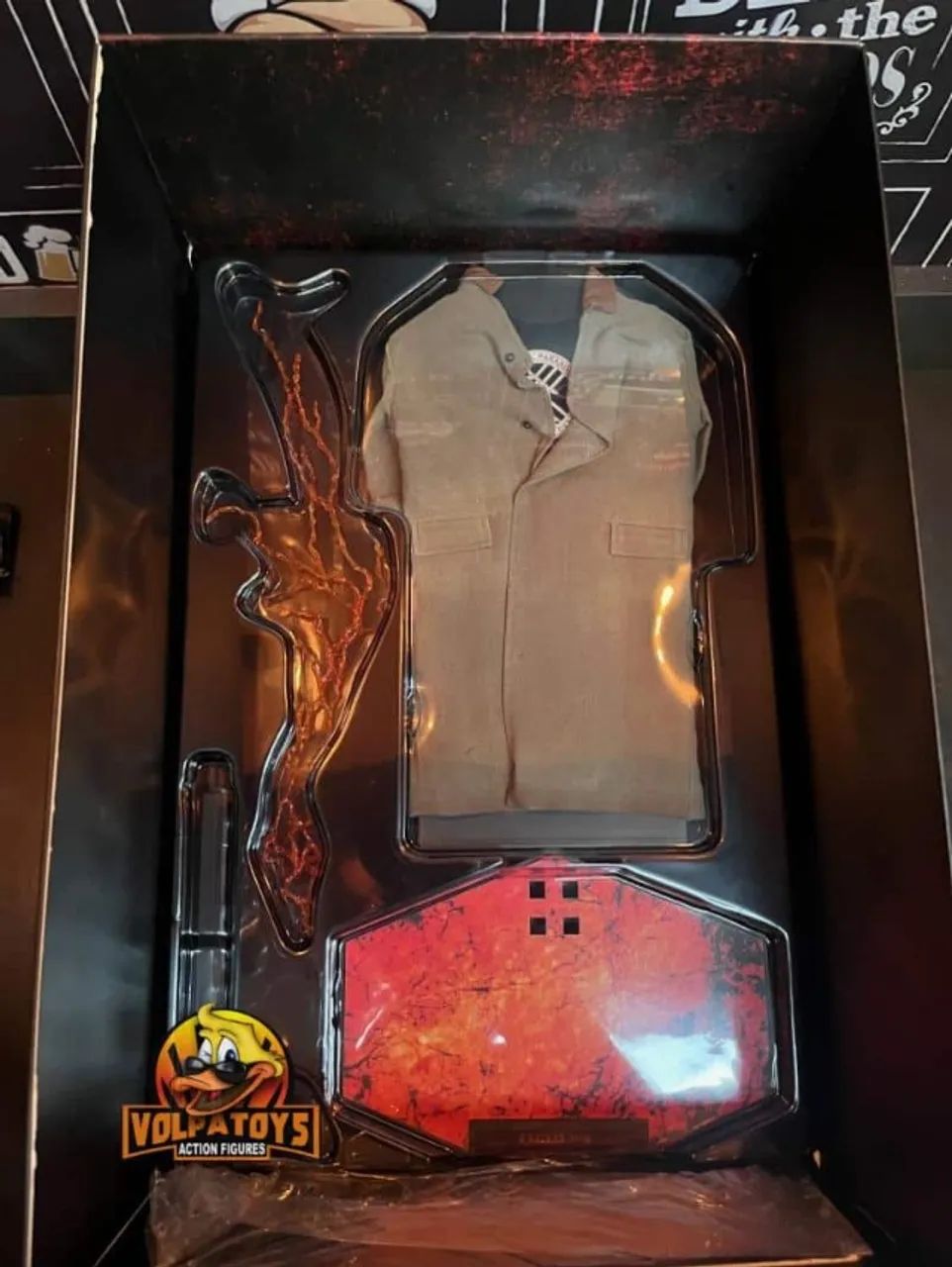 action figure - Hellboy 2019 - Hot Toys MMS527 Escala 1/6 - Foto 5