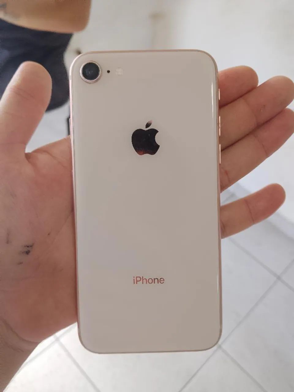 VENDE SE IPHONE 8  - Foto 2