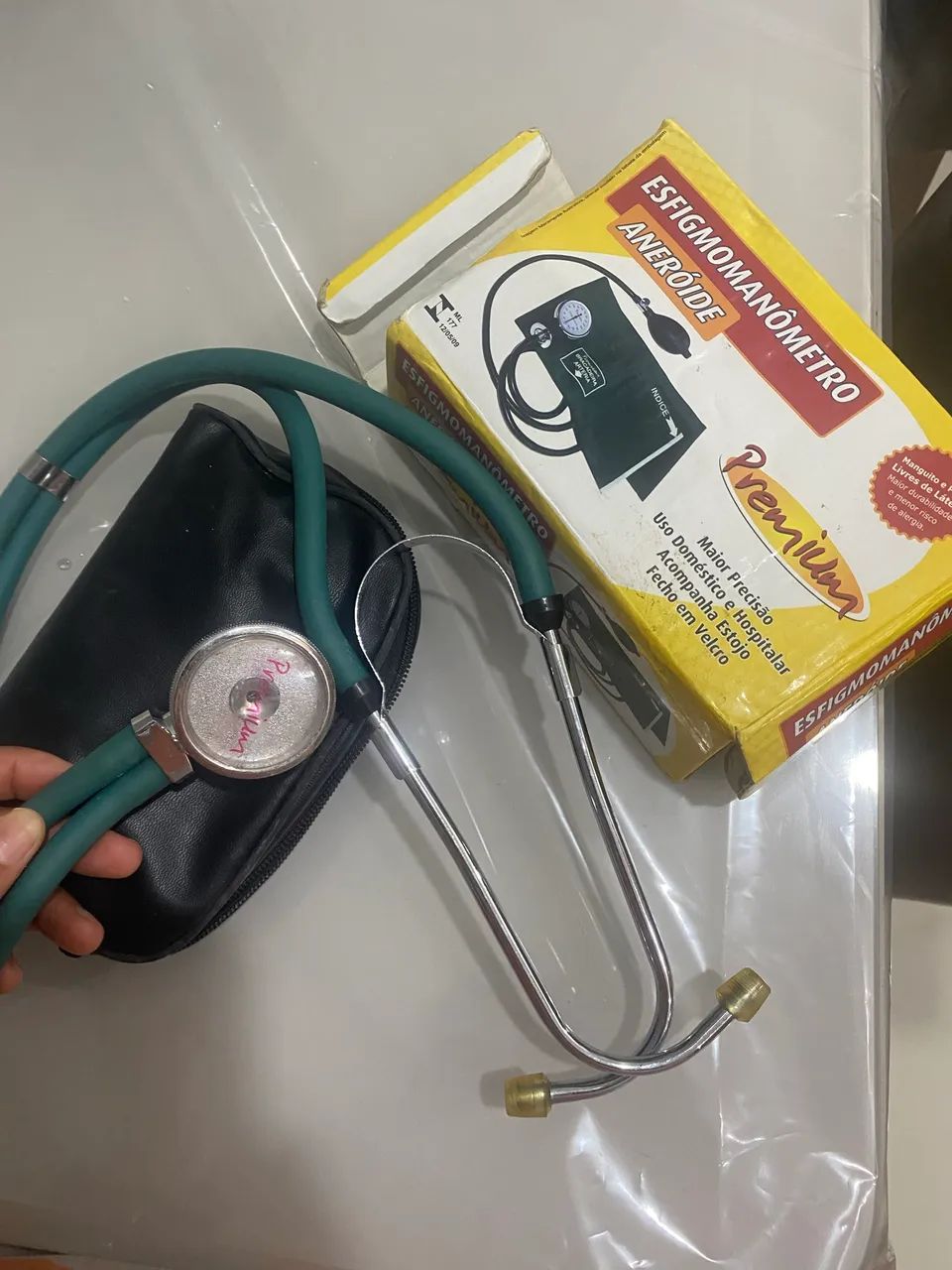 esfigmomanômetro aneróide com estetoscópio premium  - Foto 3