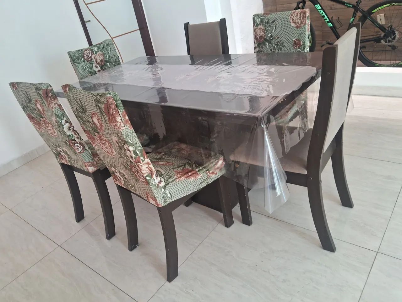 Mesa 6 Cadeiras