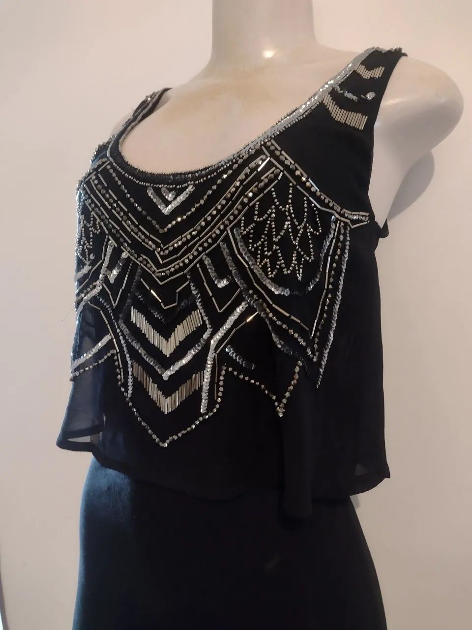 Vestido bordado com pedrarias - Foto 3