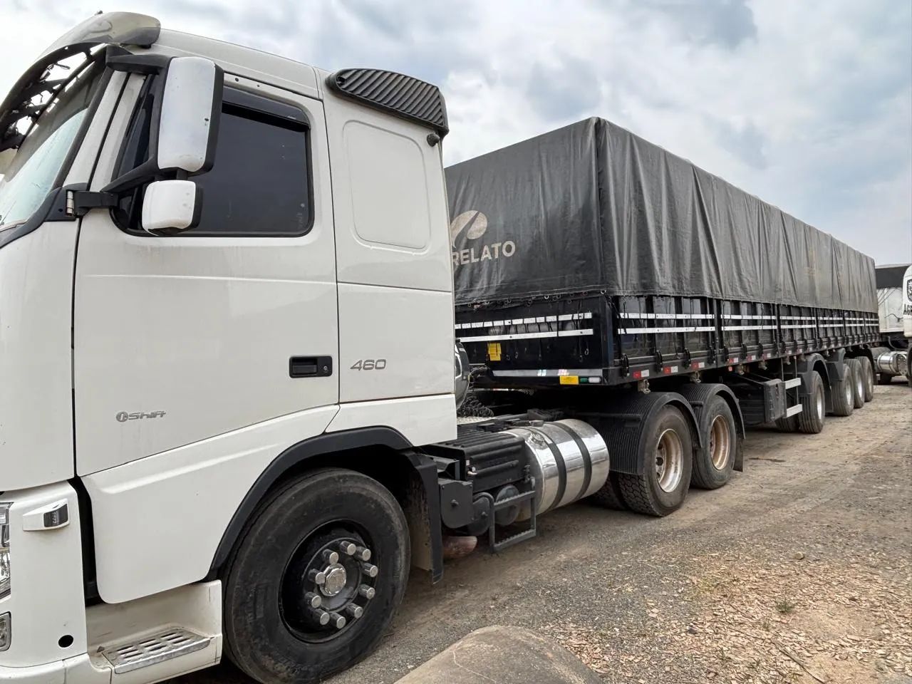 Fh 460 carreta 4 eixo - Foto 3