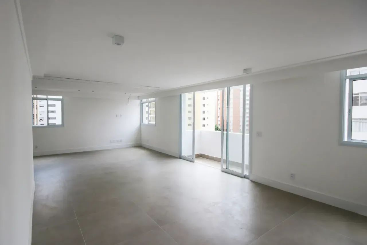 3 suites grandes sendo a suíte master com MEGA CLOSET