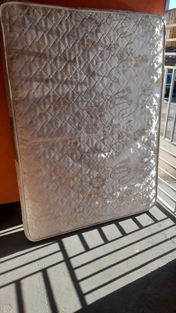 Cama de casal com mola ensacada com pezinho - Foto 4