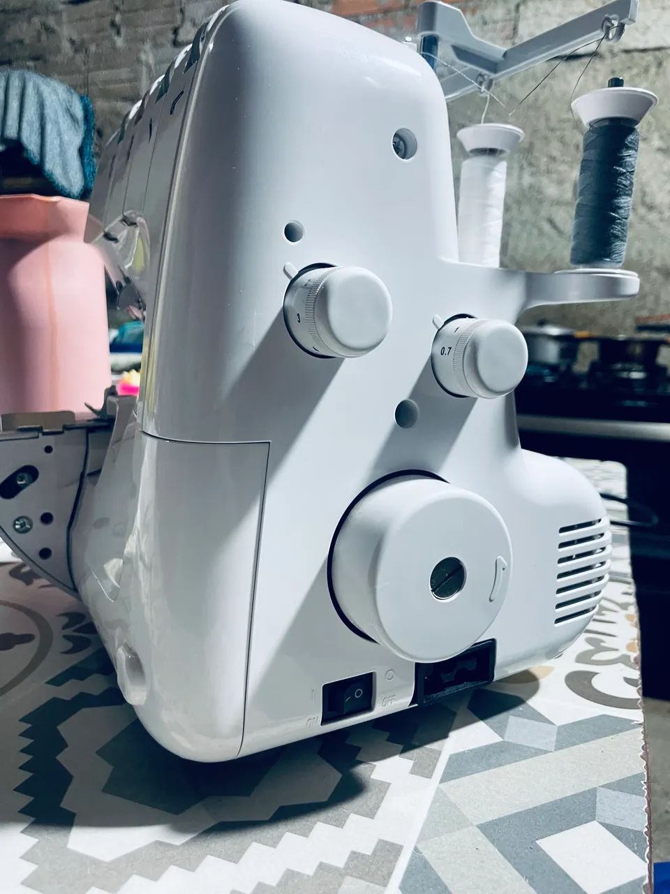 Máquina overlock  - Foto 2
