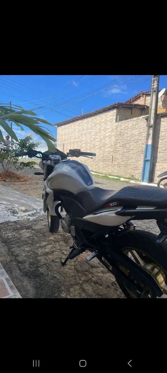 Vendo CB 300, 2015 conservada  - Foto 2