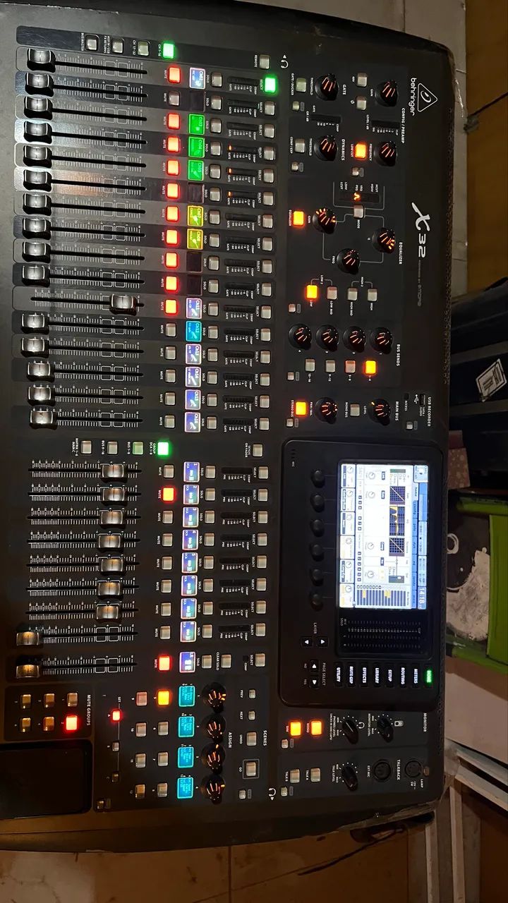 Mesa de som Behringer X32 - Foto 4