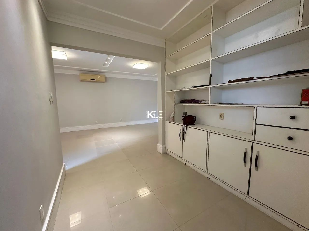 Casa terrea com 3 dormitórios em Coqueiros - Foto 2