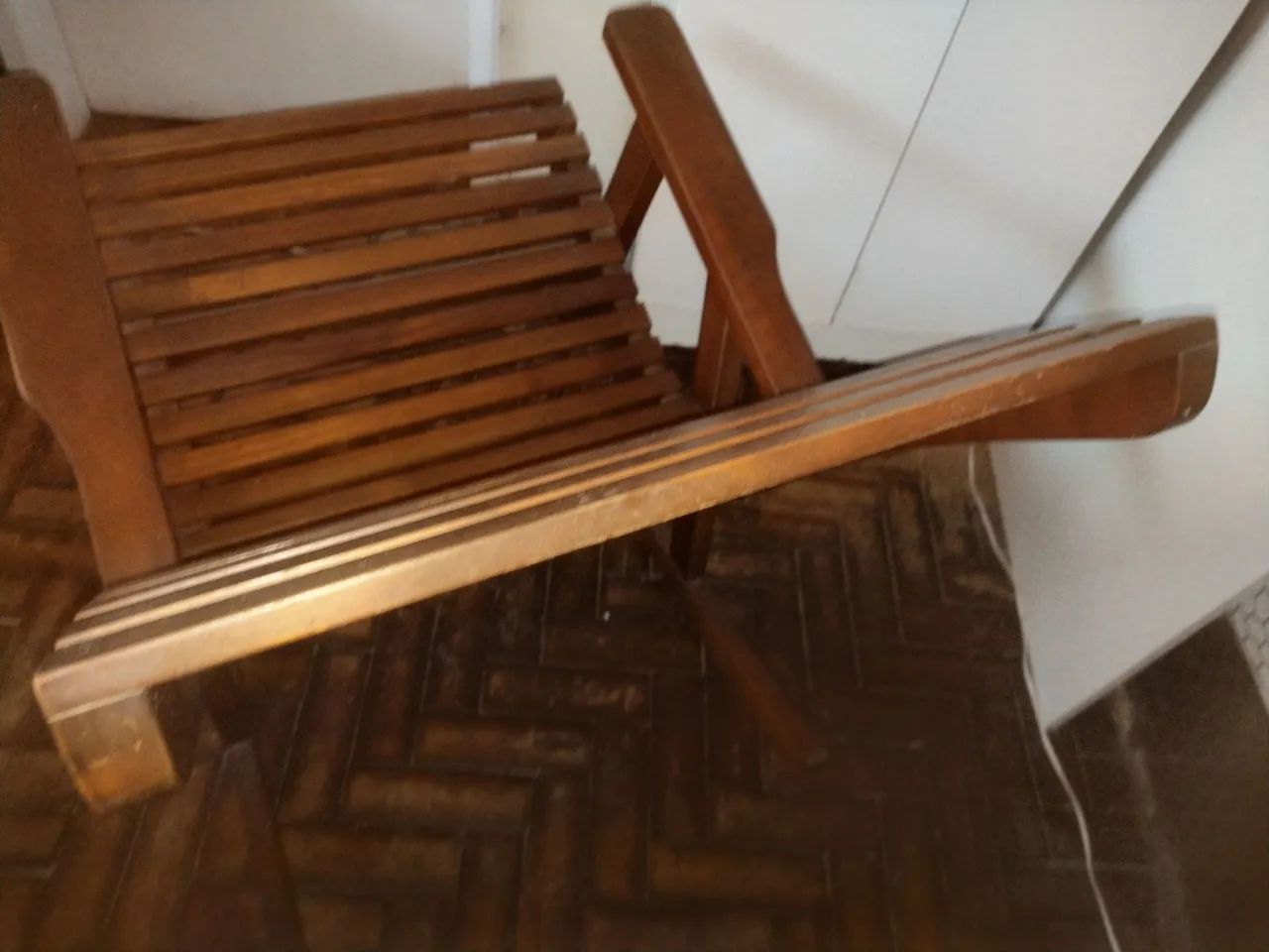 Cadeira de balanço de madeira maciça 