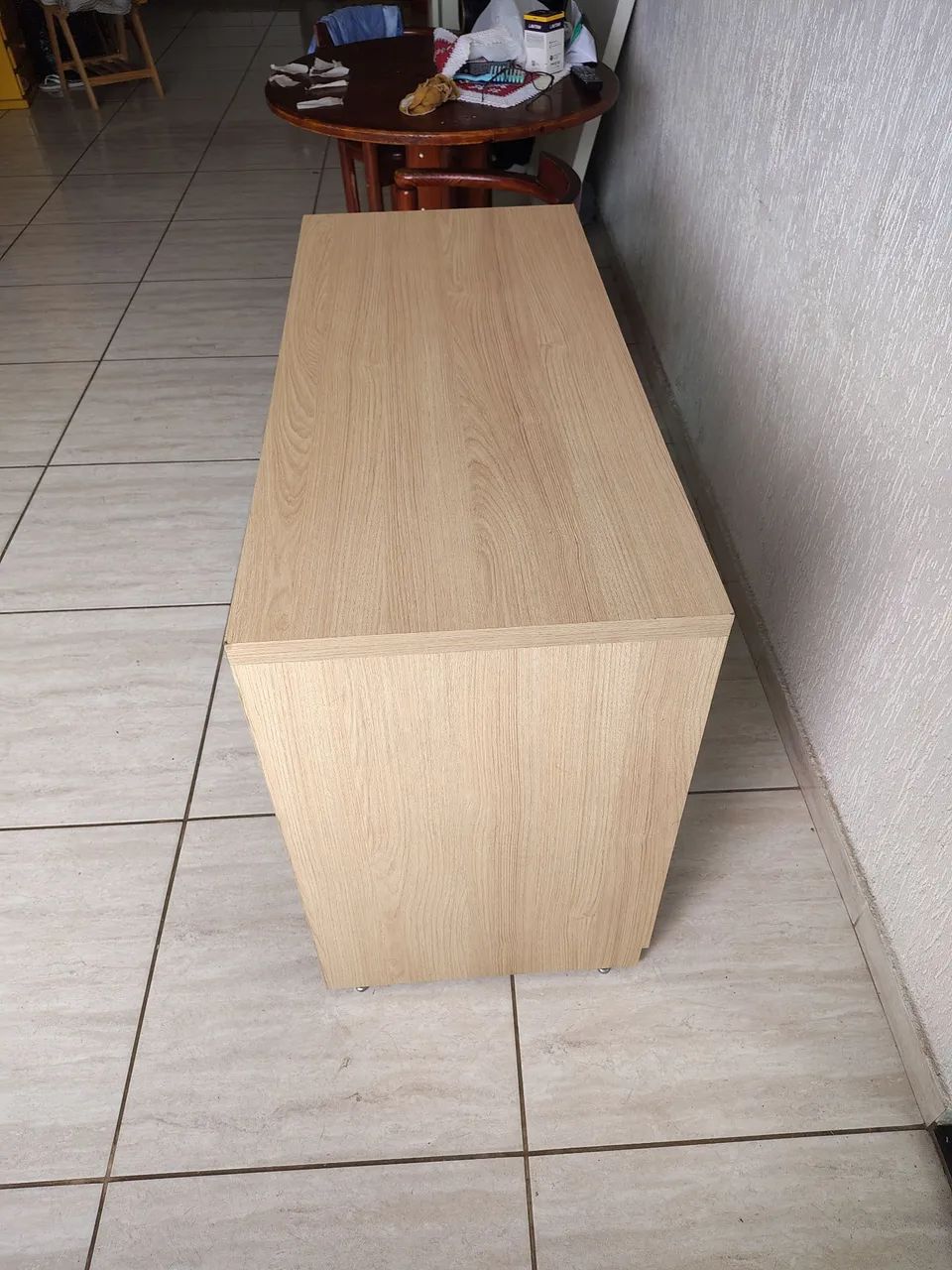 Mesa de canto com 3 gavetas  - Foto 2