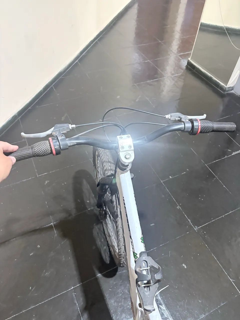 Bicicleta GPS - Aro 26 - Dupla Suspensão - Branca - Foto 6