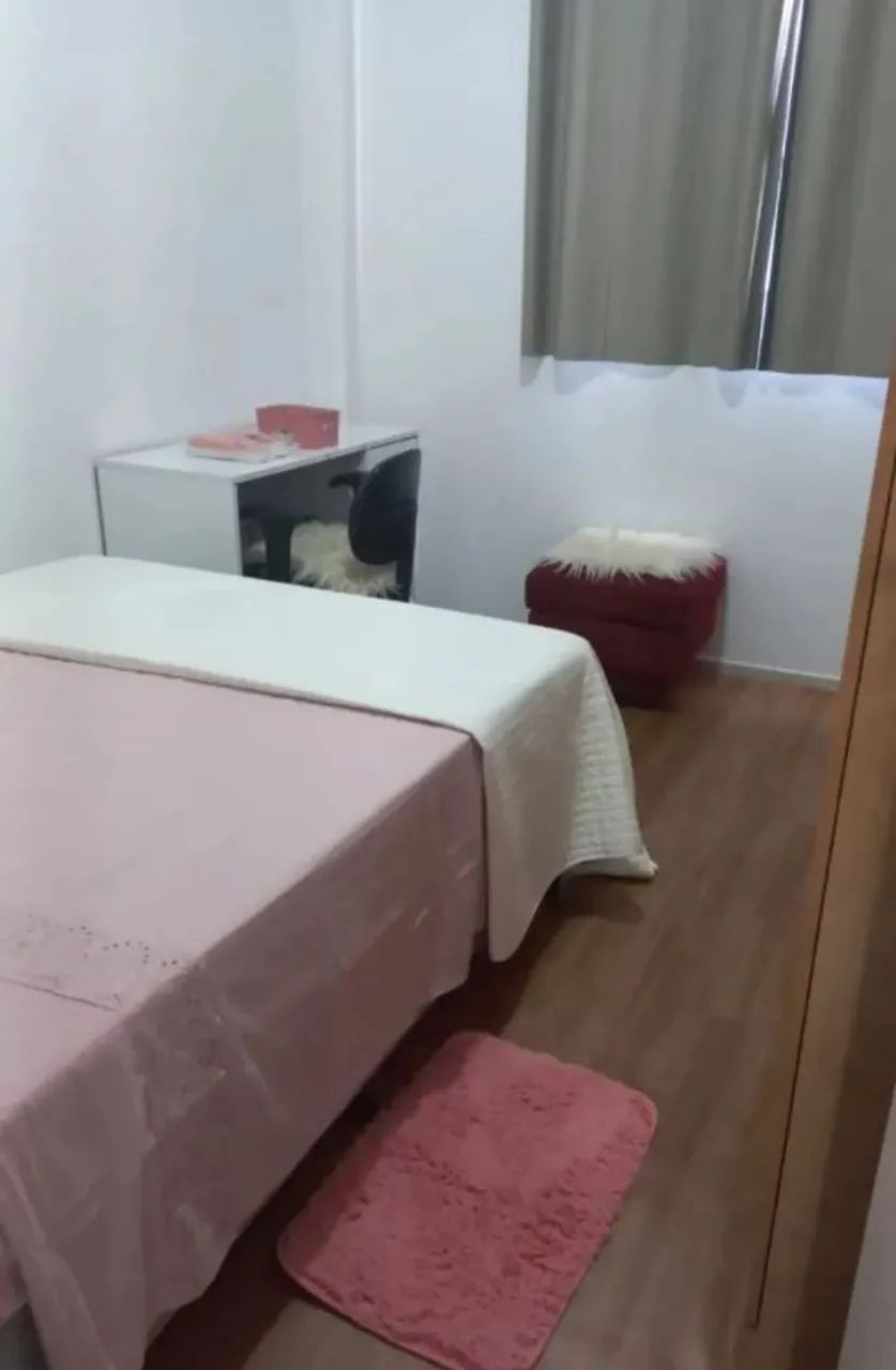 Quarto disponível no centro p/ moça não fumante que estude e trabalhe. - Foto 4